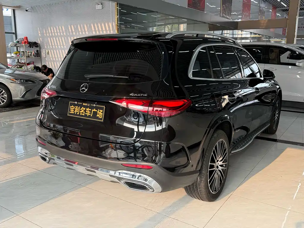 Mercedes-Benz GLC 2025