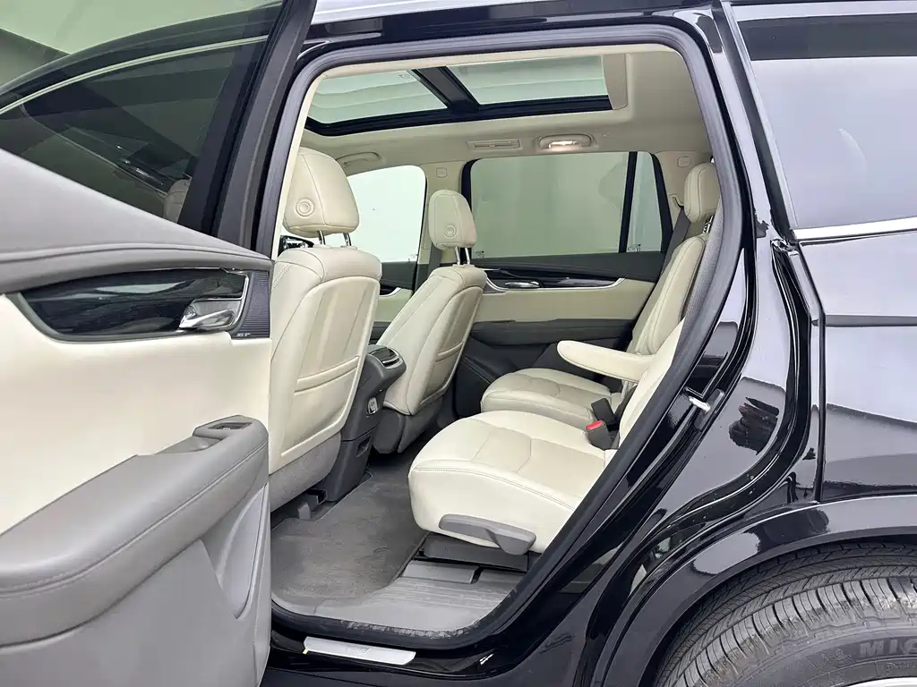 Cadillac XT6 2024 — фото 13