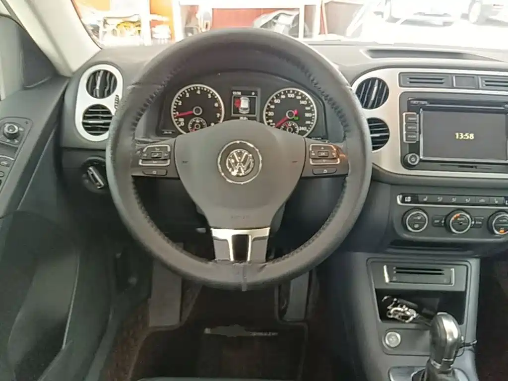Volkswagen Tiguan 2016 — фото 11