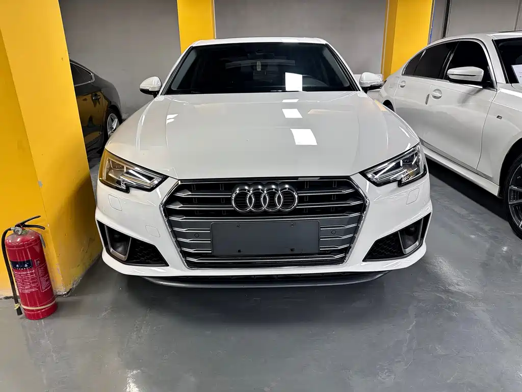 Audi A4L 2019