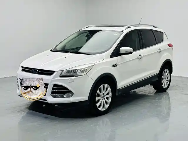 Ford Kuga 2015 — фото 1