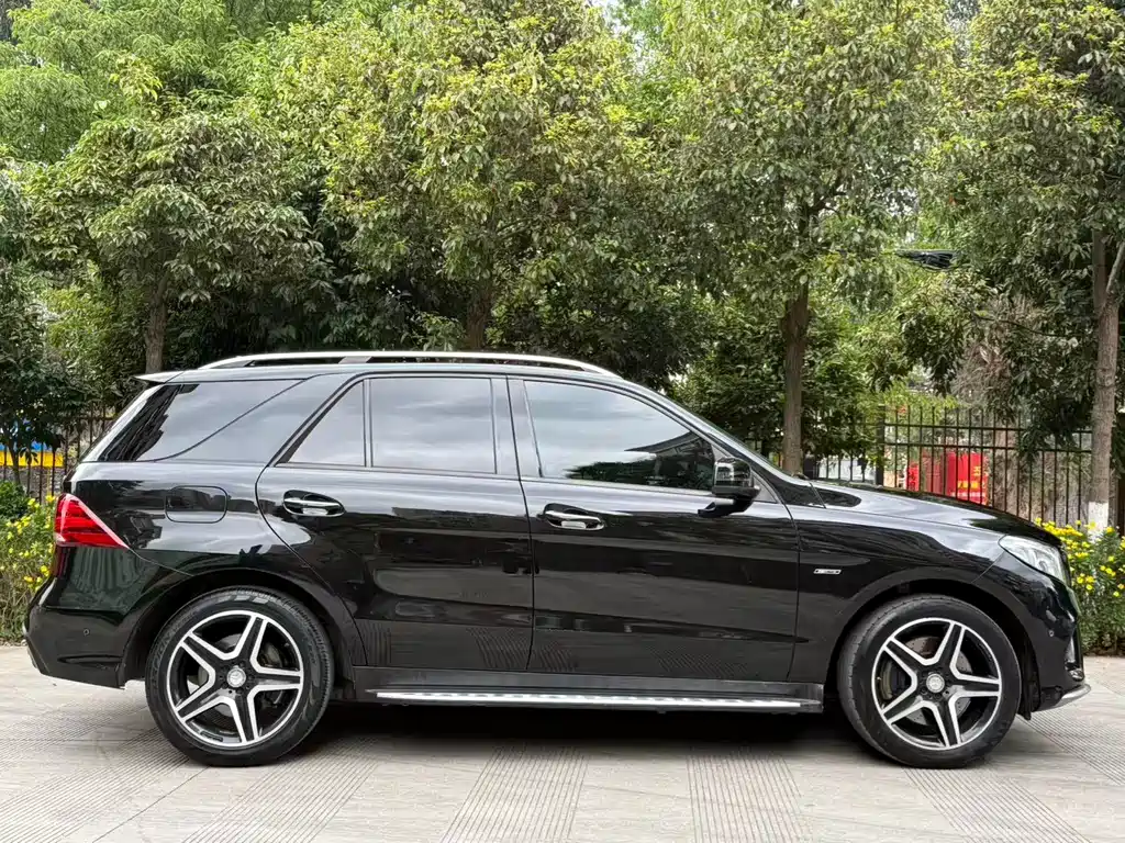 Mercedes-Benz GLE 2016 — фото 26