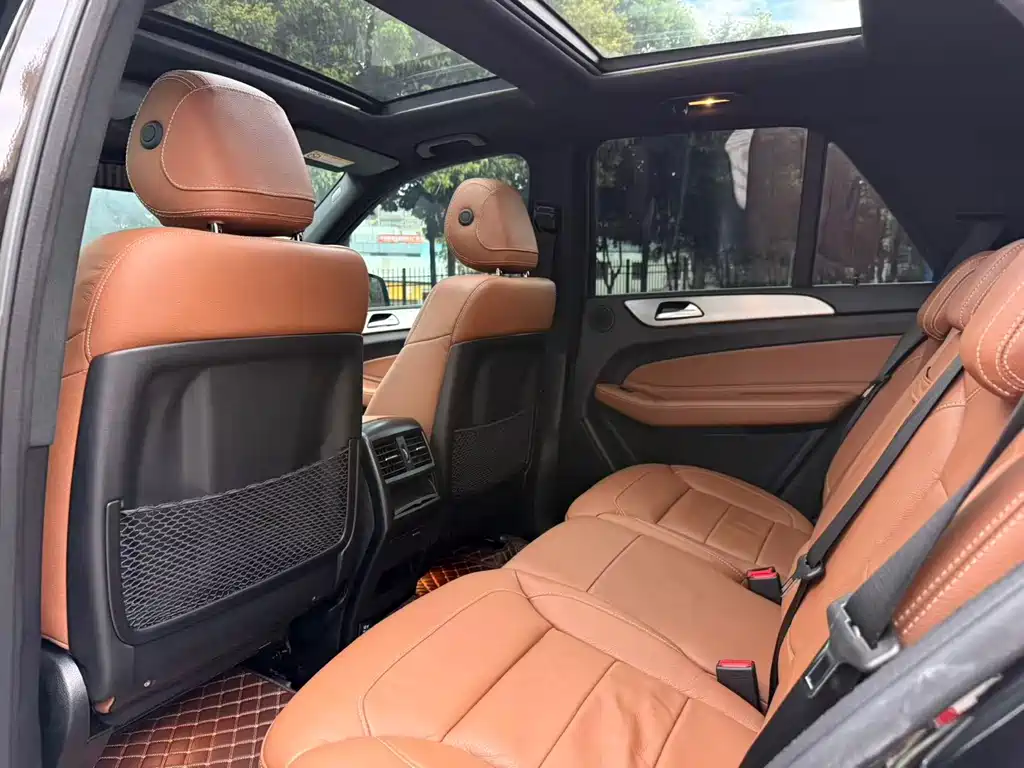 Mercedes-Benz GLE 2016 — фото 34