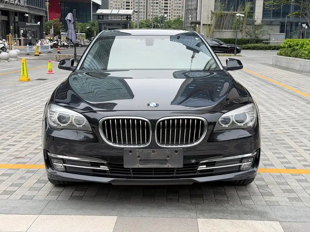 BMW 7 Series 2015 — фото 2