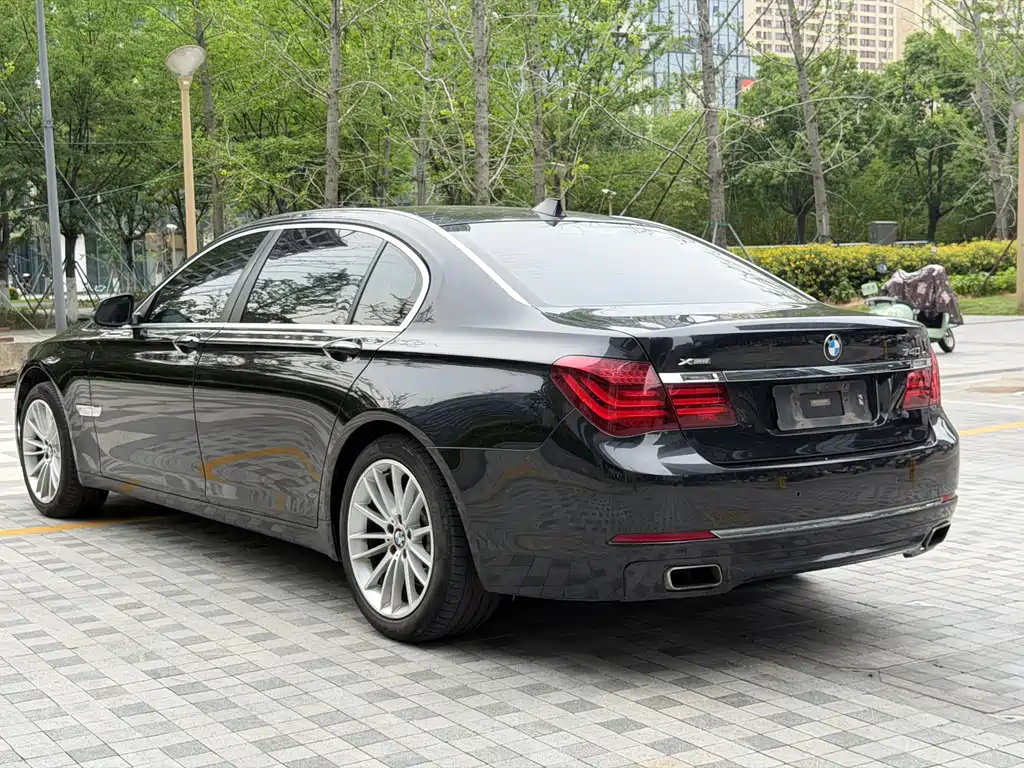 BMW 7 Series 2015 — фото 6