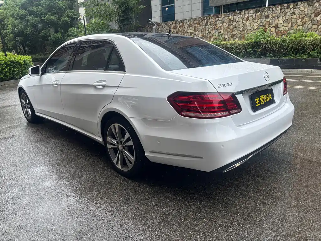 Mercedes-Benz E-Class 2015 — фото 19