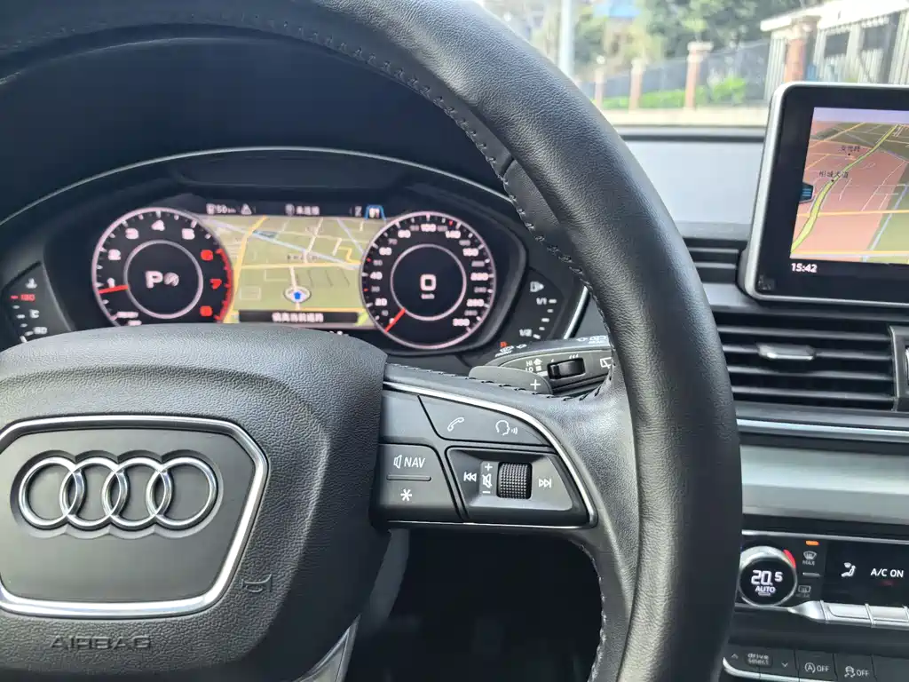 Audi Q5L 2018 — фото 9