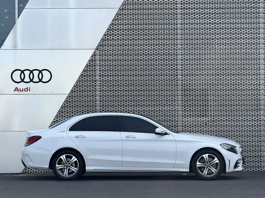 Mercedes-Benz C-Class 2020 — фото 3
