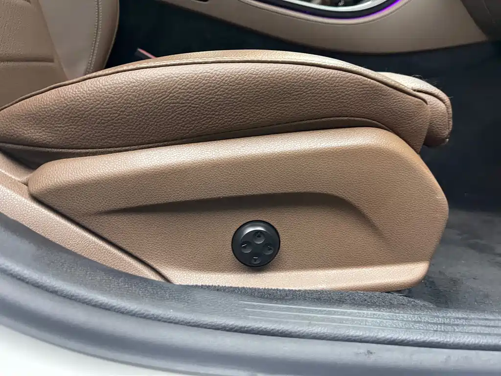 Mercedes-Benz E-Class 2022 — фото 17