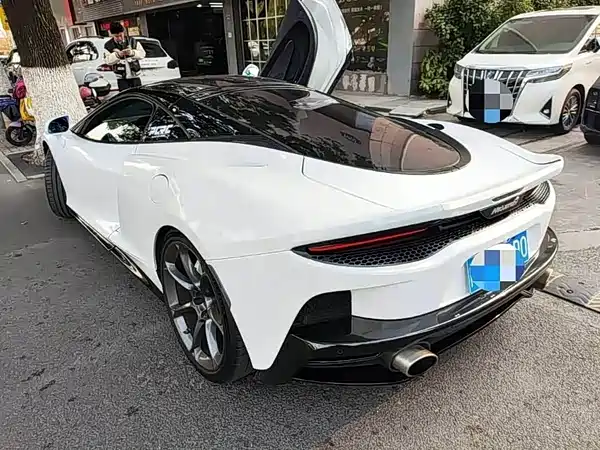 McLaren GT 2021