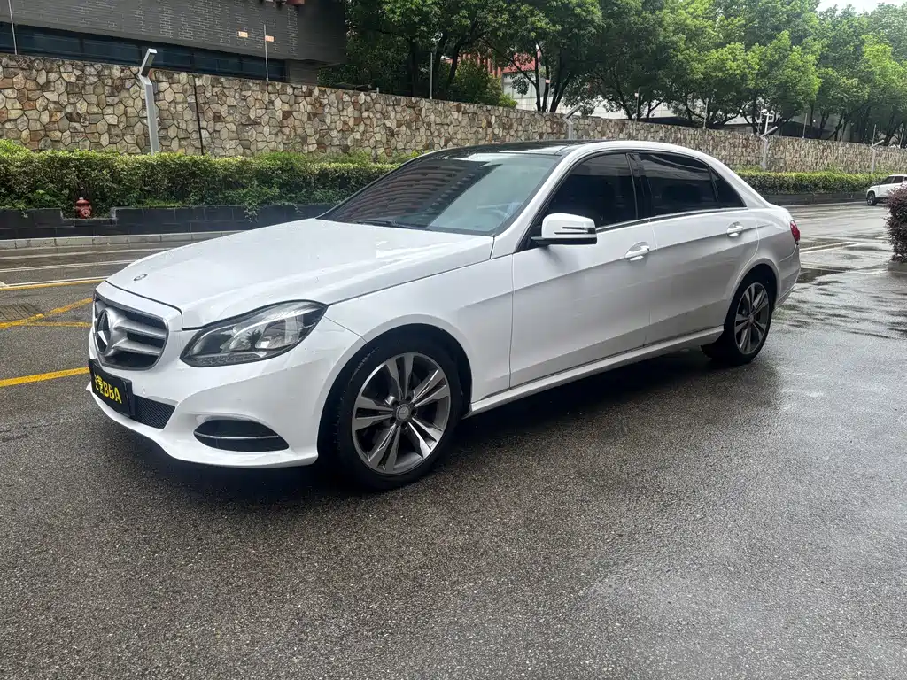 Mercedes-Benz E-Class 2015 — фото 1