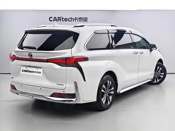 Toyota Sienna 2024