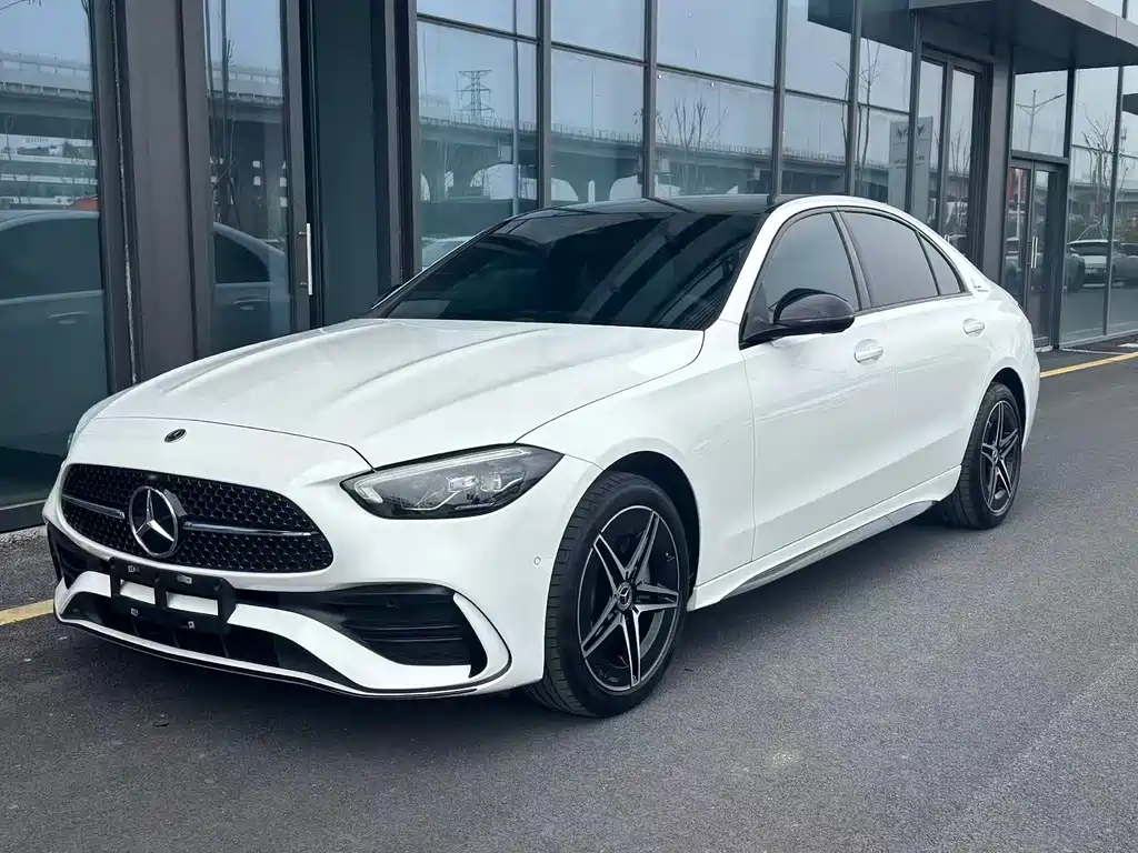 Mercedes-Benz C-Class 2024 — фото 1