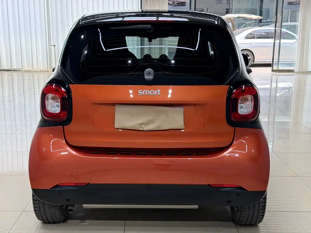 smart Fortwo 2017 — фото 12