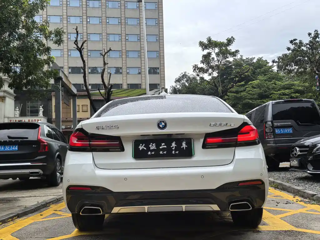 BMW 5 Series New Energy 2022 — фото 3