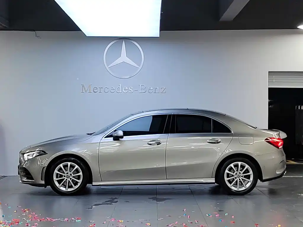 Mercedes-Benz A-Class 2021 — фото 4