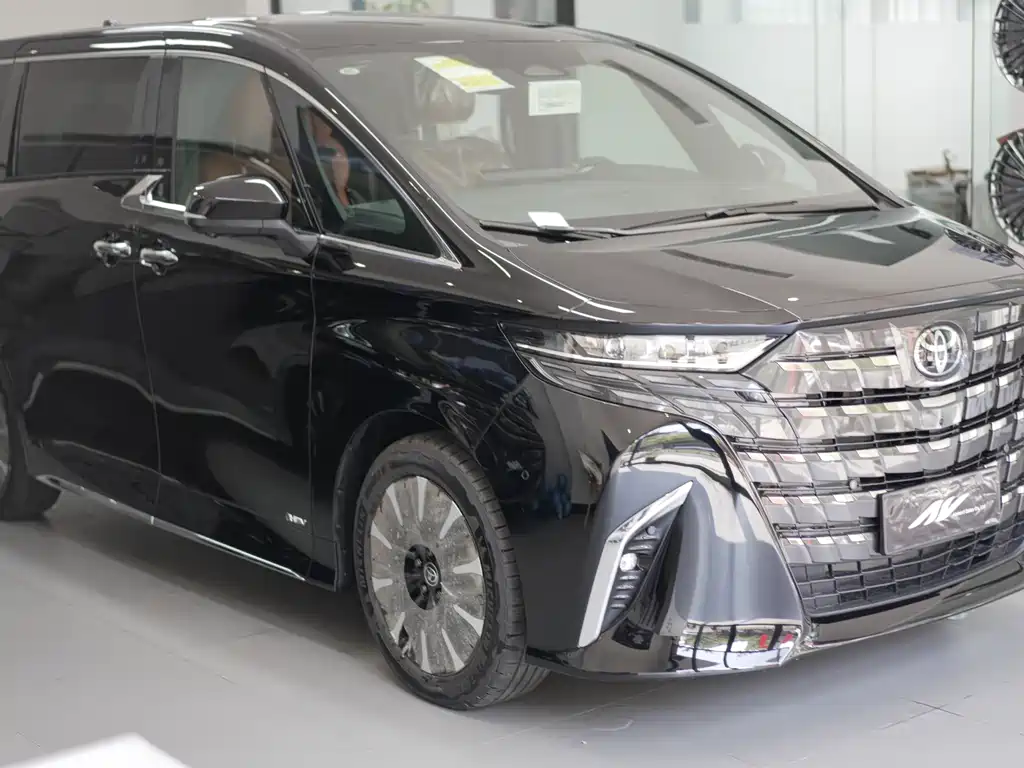 Toyota Alphard — фото 5