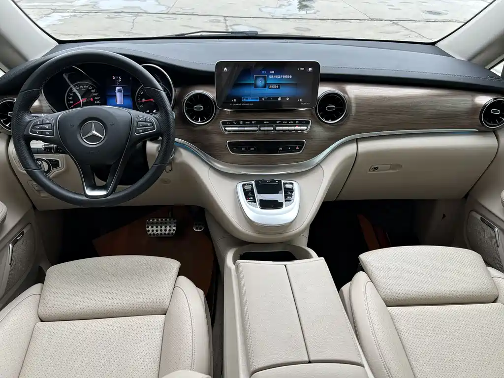 Mercedes-Benz V-Class 2023 — фото 8