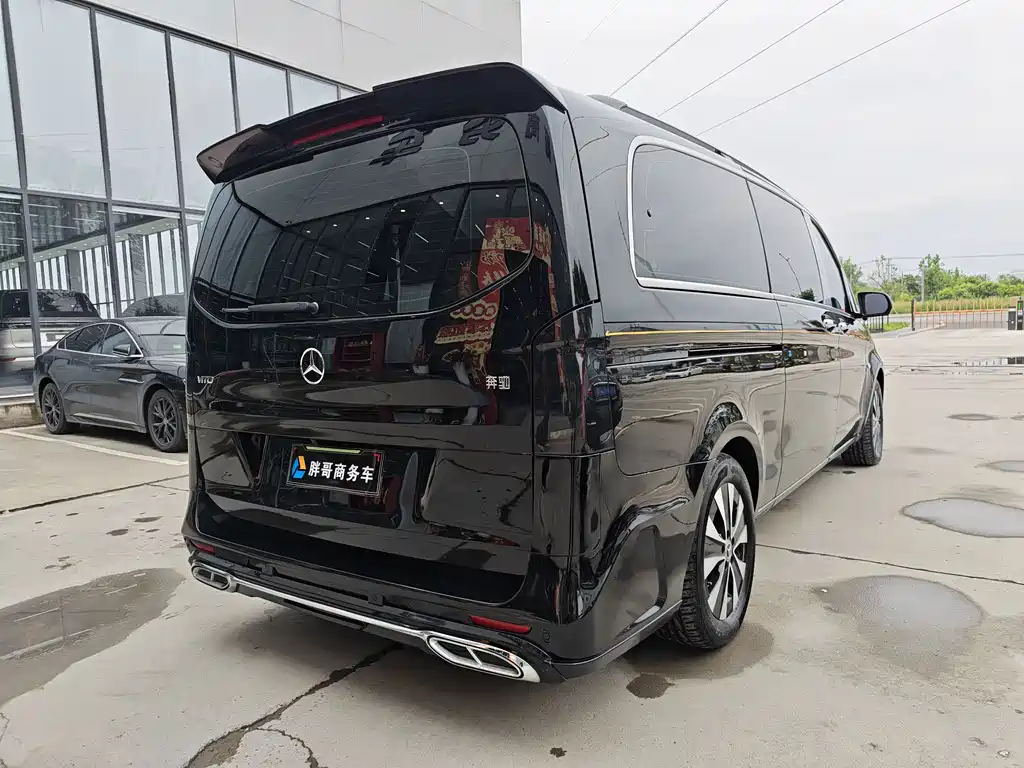 Mercedes-Benz Vito 2023 — фото 11