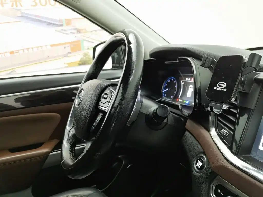 GAC Motor Trumpchi GS8 2017 — фото 22