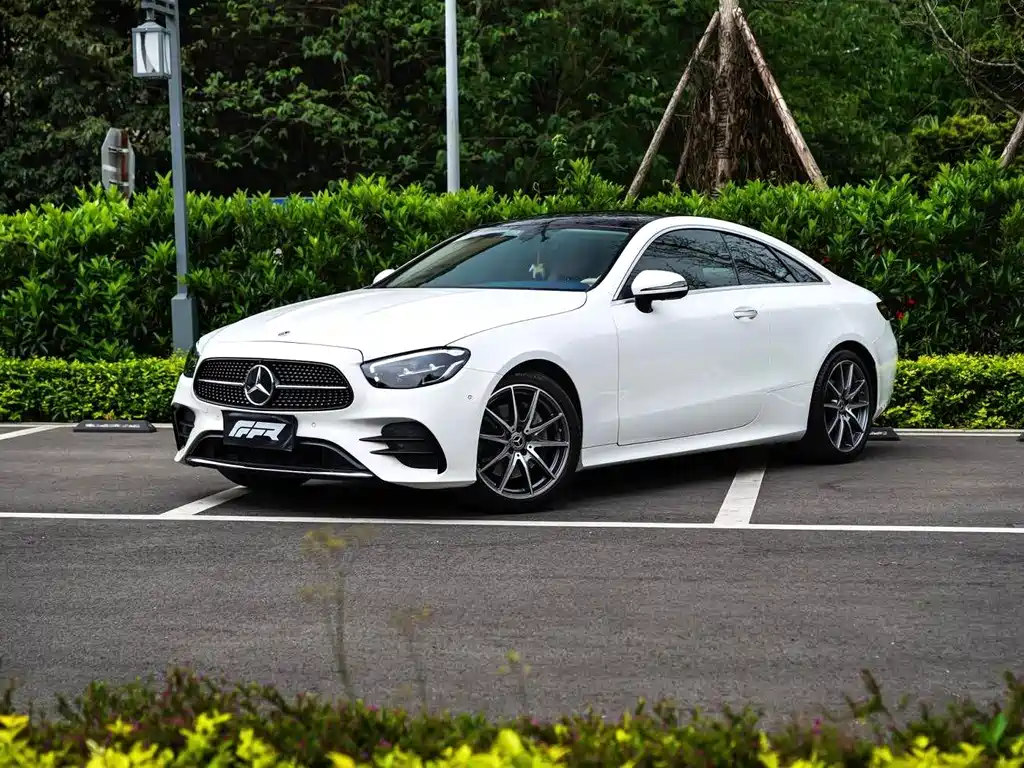 Mercedes-Benz E-Class 2022