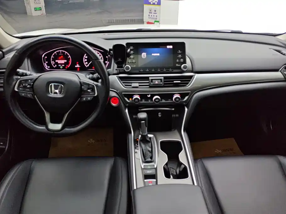 Honda Accord 2019 — фото 12