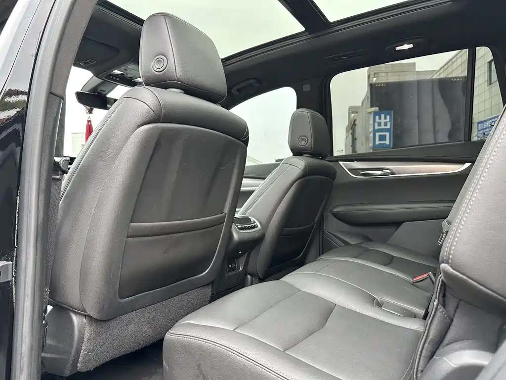 Cadillac XT6 2020 — фото 16