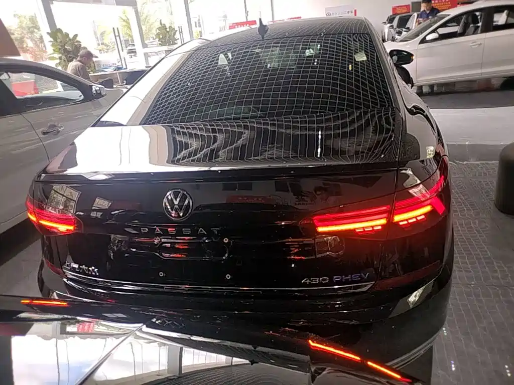Volkswagen Passat PHEV 2021