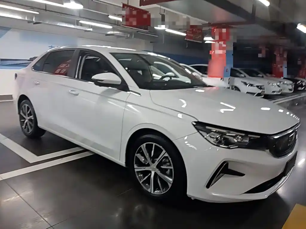 Geely Emgrand 2023