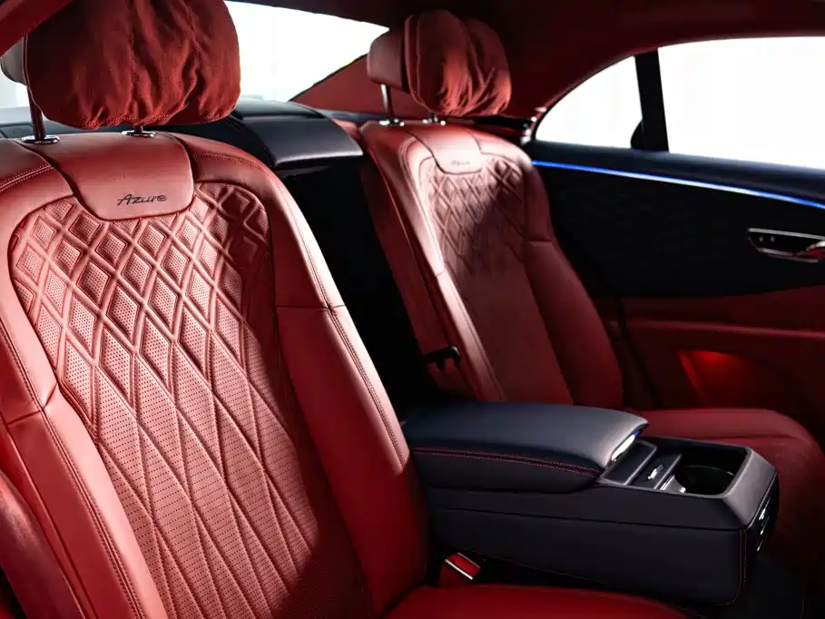Bentley Flying Spur 2024 — фото 12