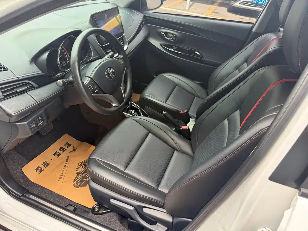 Toyota Yaris L 2022 — фото 8