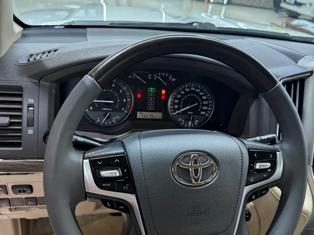 Toyota Land Cruiser 2015 — фото 18