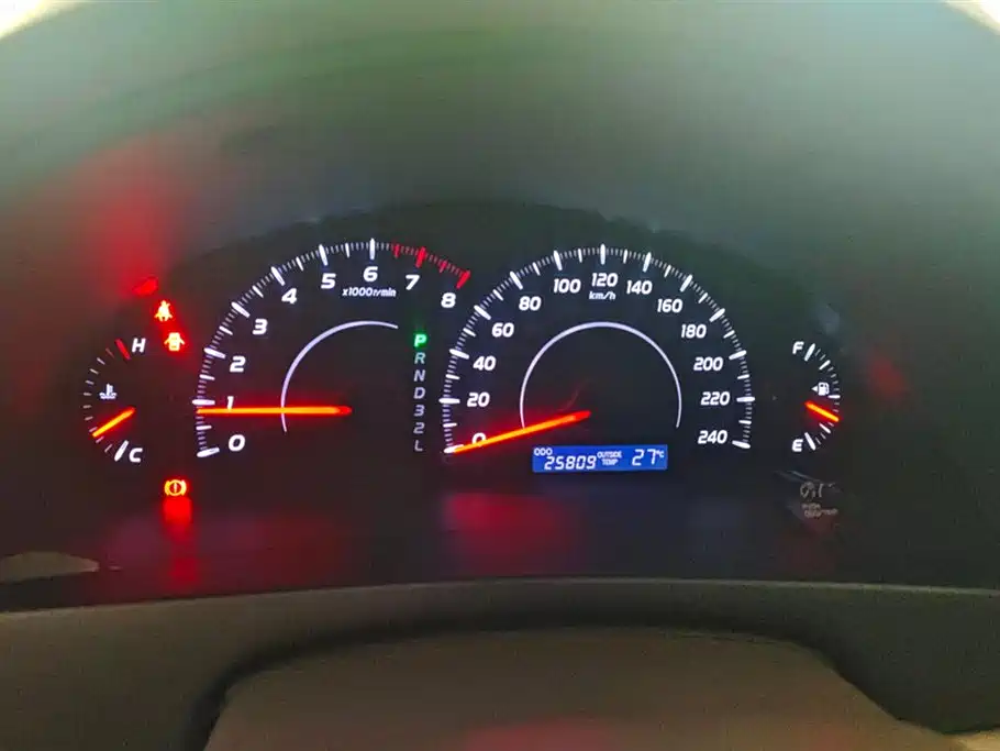 Toyota Camry 2015 — фото 14
