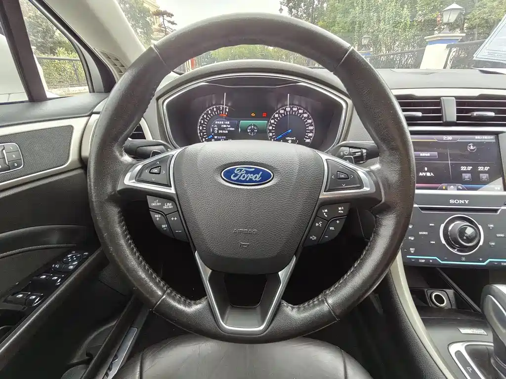 Ford Mondeo 2014 — фото 14