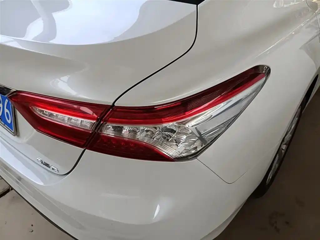 Toyota Camry 2019 — фото 8