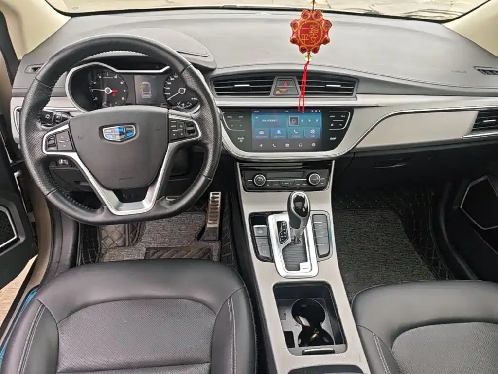 Geely Emgrand GS 2018 — фото 10