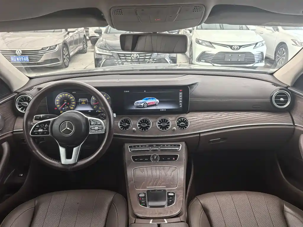 Mercedes-Benz E-Class 2019 — фото 25