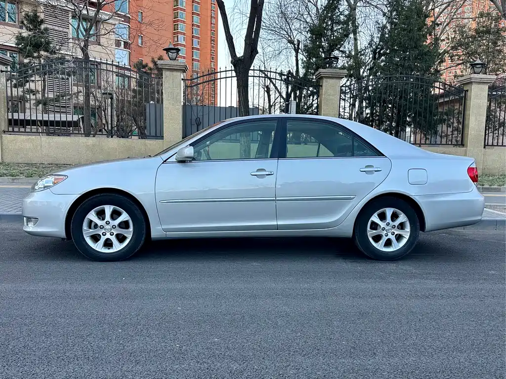 Toyota Camry 2005 — фото 3