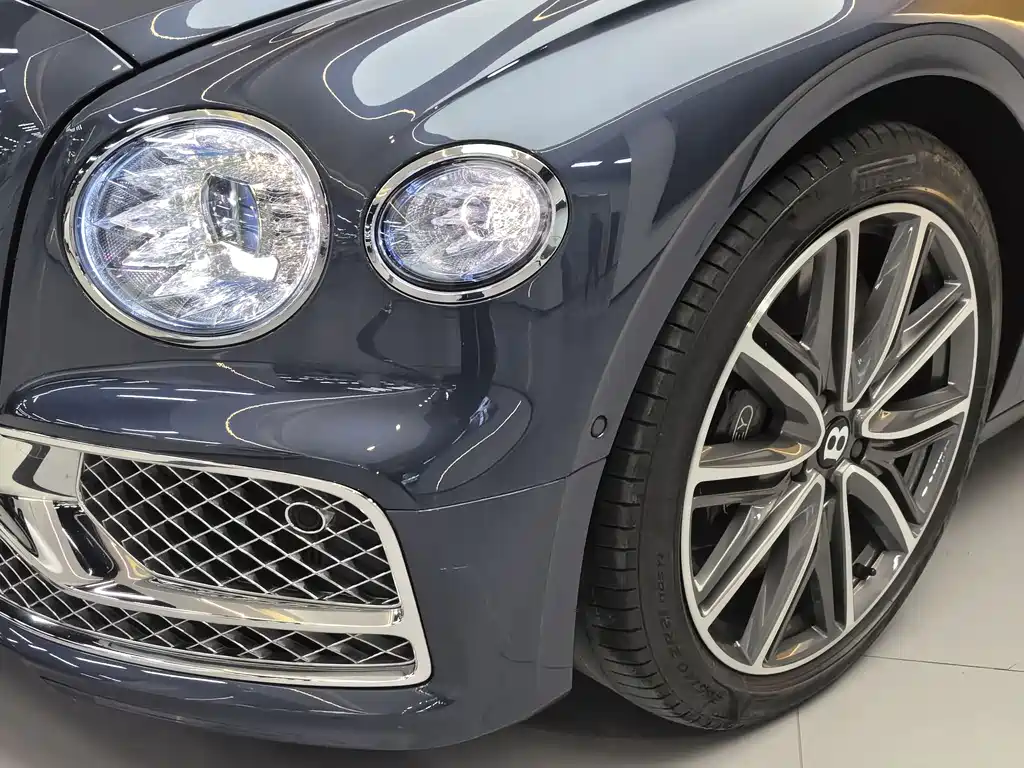 Bentley Flying Spur 2022 — фото 8