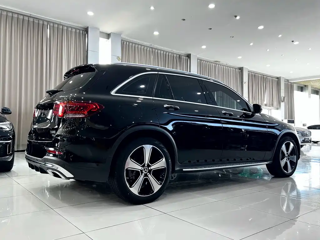 Mercedes-Benz GLC 2023