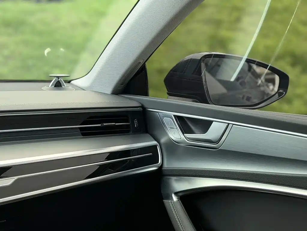 Audi A7L 2024 — фото 12