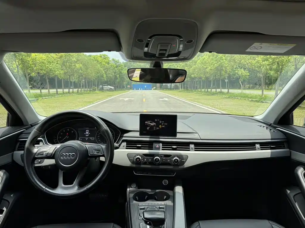 Audi A4L 2016