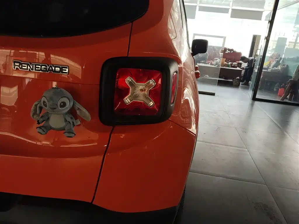 Jeep Renegade 2020 — фото 24