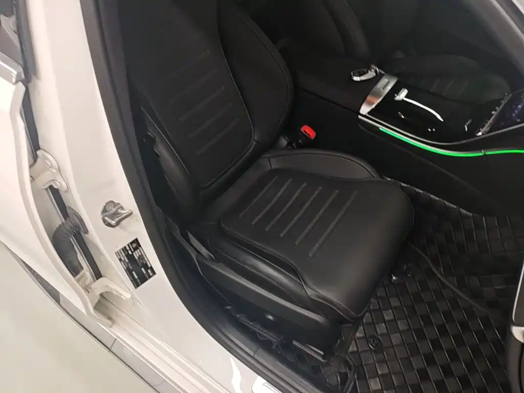 Mercedes-Benz C-Class 2023 — фото 25