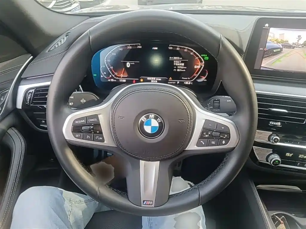 BMW 5 Series 2023 — фото 11