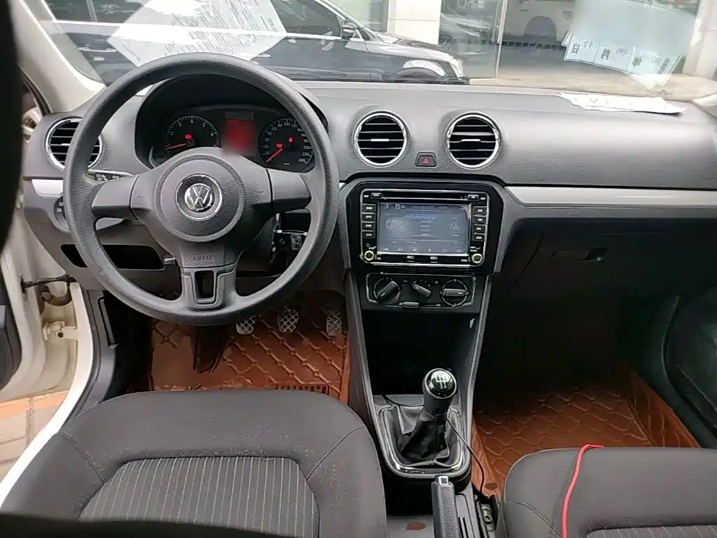 Volkswagen Jetta 2015 — фото 10