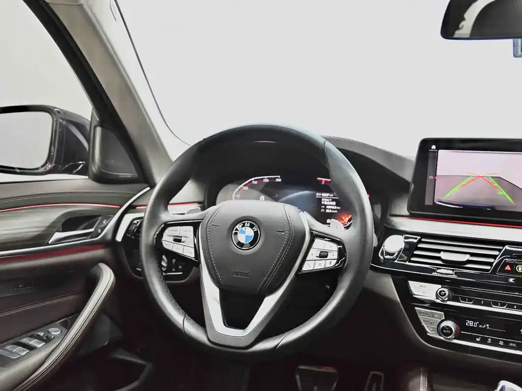 BMW 5 Series 2022 — фото 13