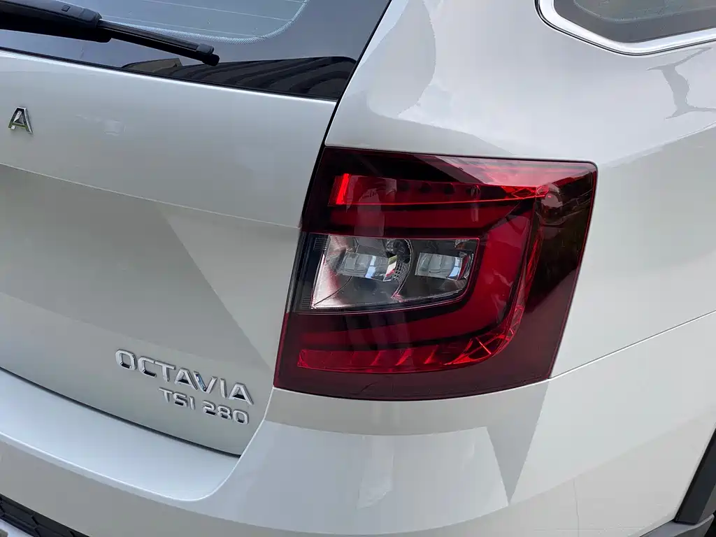 Skoda Octavia 2020 — фото 18