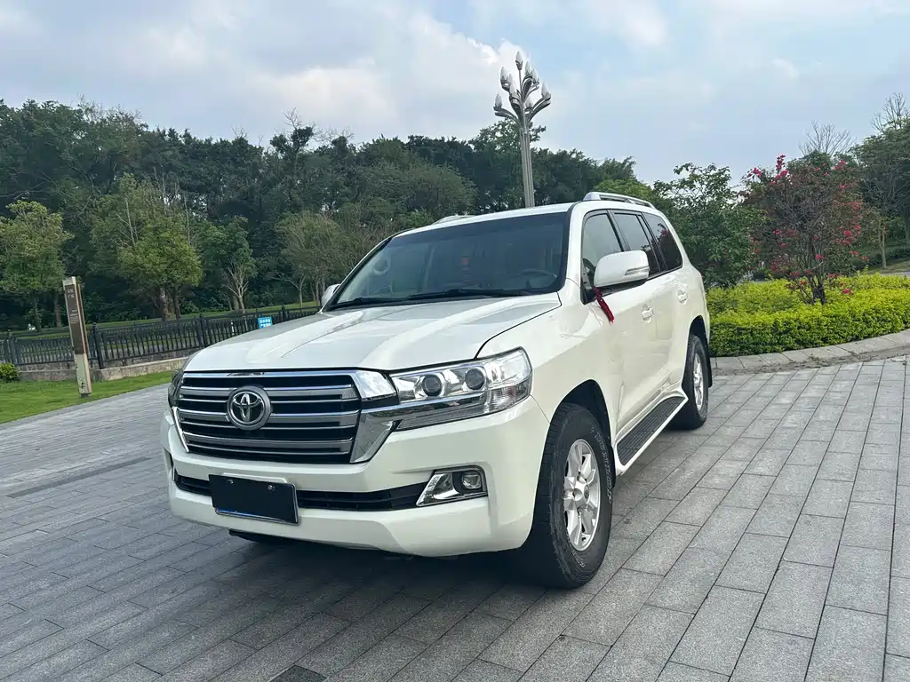 Toyota Land Cruiser 2016 — фото 18
