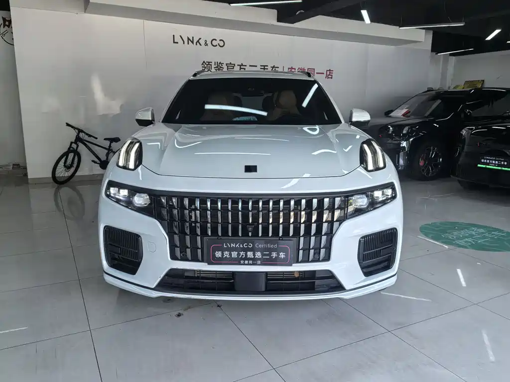 Lynk & Co 09 EM-P 2023 — фото 2